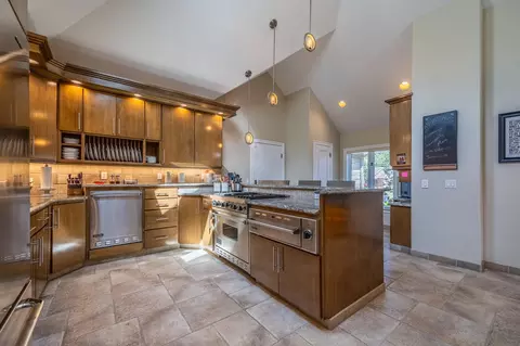 Kitchen - 6301 S Riverglen Rd, Ozark, MO 65721 photo 2 of 7