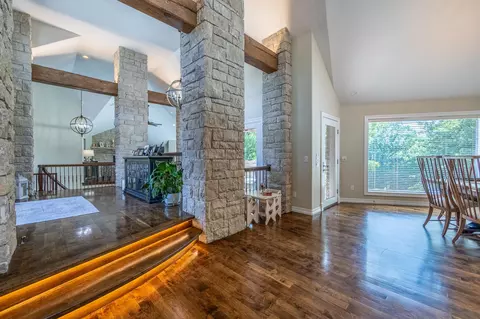 Entry Way - 6301 S Riverglen Rd, Ozark, MO 65721 photo 5 of 18