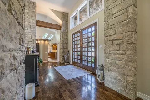 Entry Way - 6301 S Riverglen Rd, Ozark, MO 65721 photo 10 of 18