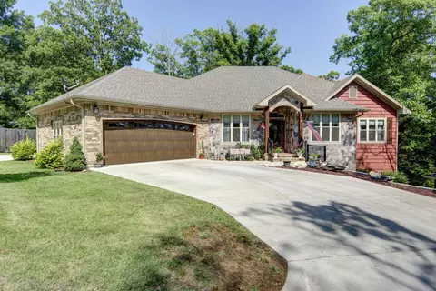 602 Cherokee St, Branson, MO 65616 photo 1