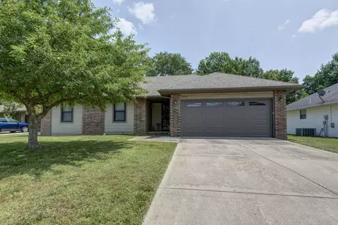 2026 S Colgate Ave, Springfield, MO 65807 photo 1