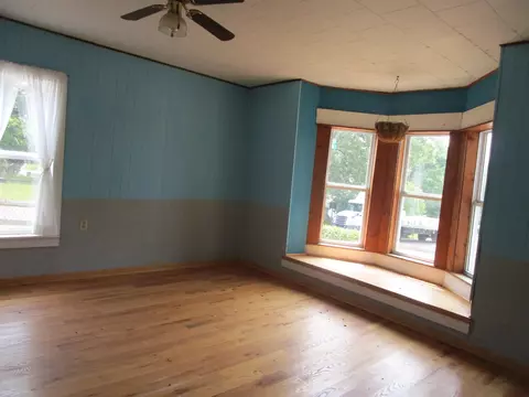 226 E 2nd St, Mountain View, MO 65548 photo 2