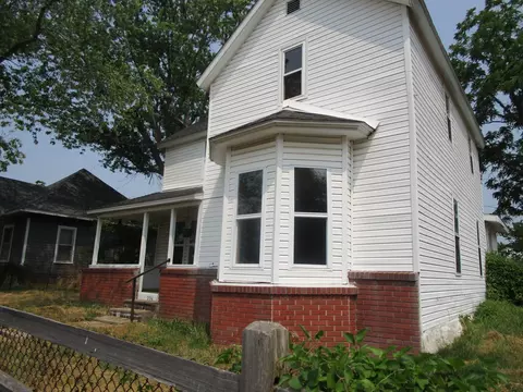 226 E 2nd St, Mountain View, MO 65548 photo 3