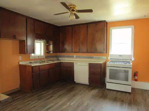 226 E 2nd St, Mountain View, MO 65548 photo 14