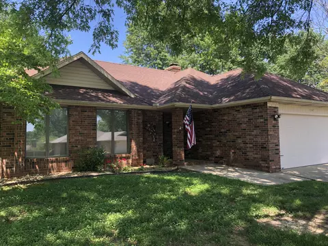 1043 W Seminole St, Springfield, MO 65807 photo 1