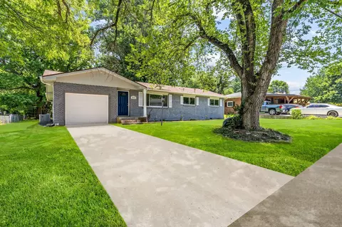1105 6th St, Monett, MO 65708 photo 1
