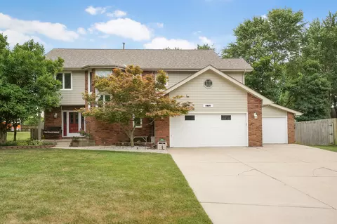 672 E Trakel Pl, Springfield, MO 65810 photo 1