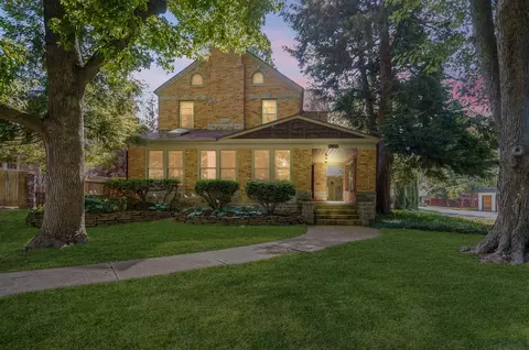 1246 S Delaware Ave, Springfield, MO 65804