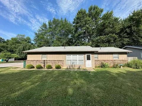 317 S Cedarbrook Ave, Springfield, MO 65802 photo 1