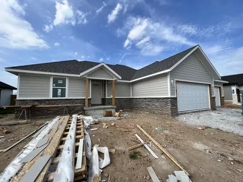 1790 E Chickamauga Dr, Republic, MO 65738 photo 1