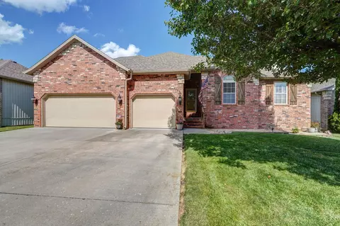 5464 S Pinehurst Ave, Springfield, MO 65810 photo 1