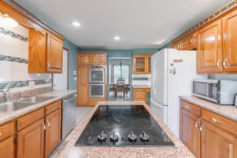 2835 W Farm Rd 80, Springfield, MO 65803 photo 17