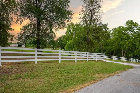 2835 W Farm Rd 80, Springfield, MO 65803 photo 54