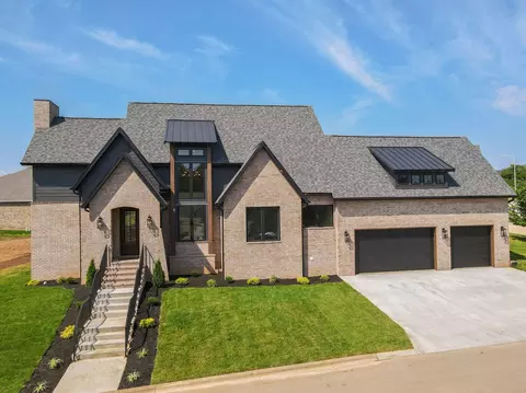 3806 E Woodhue St, Springfield, MO 65802 photo 1