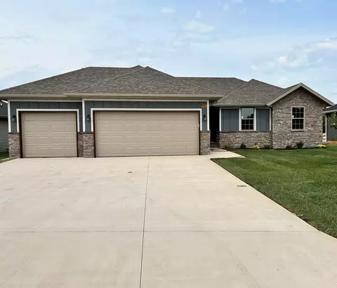 5551 W Mangrove St, Springfield, MO 65802 photo 1