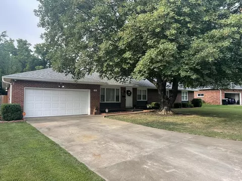 723 W Katella St, Springfield, MO 65807 photo 1