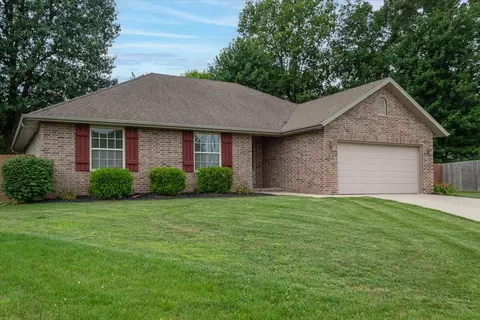 768 E Roubidoux St, Nixa, MO 65714 photo 1