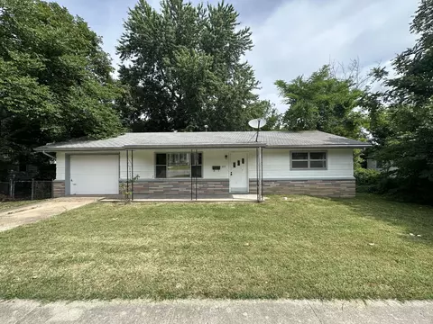 435 E Washington St, Marshfield, MO 65706 photo 1