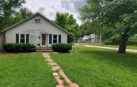 2132 W Calhoun St, Springfield, MO 65802 photo 1