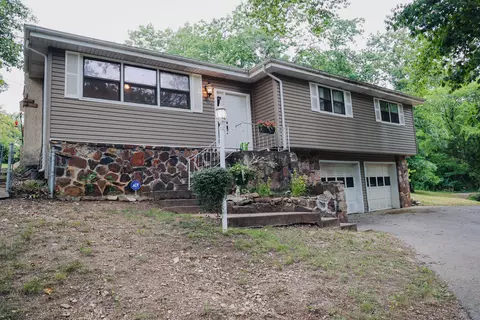 607 Pocahontas St, Branson, MO 65616 photo 1