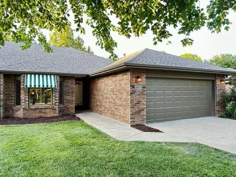 1441 E Dunkirk St, Springfield, MO 65804 photo 1