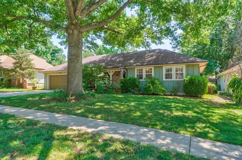 1044 E Woodland St, Springfield, MO 65807 photo 1