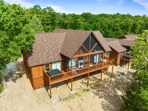 127 Poolside Way, Branson West, MO 65737 photo 2