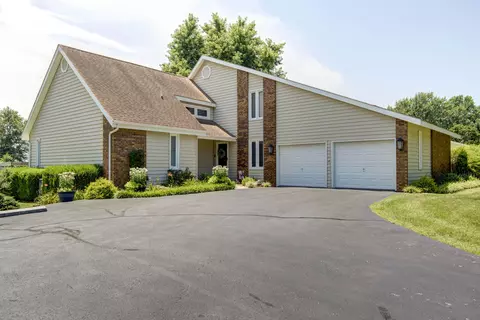 5744 E Bennett St, Springfield, MO 65809 photo 1