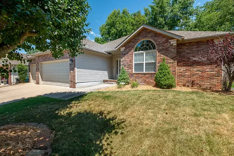3925 W Jordan St, Springfield, MO 65802 photo 1