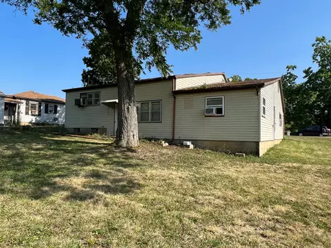 106 E 9th St, Willow Springs, MO 65793 photo 4