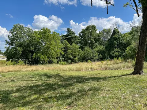106 E 9th St, Willow Springs, MO 65793 photo 7