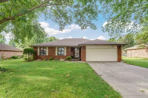 1019 W Tracy St, Springfield, MO 65807 photo 1