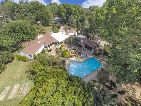 2342 E Fritts Ln, Springfield, MO 65804 photo 1