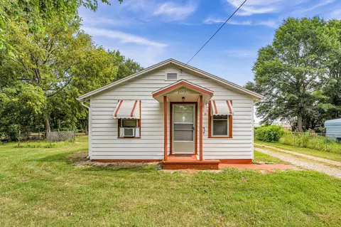 2443 E Atlantic St, Springfield, MO 65803 photo 1