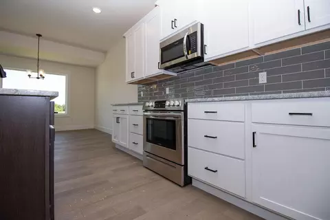 4477 E Hidden Oak St, Springfield, MO 65802 photo 9