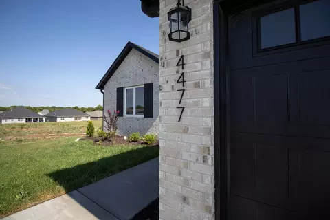 4477 E Hidden Oak St, Springfield, MO 65802 photo 3