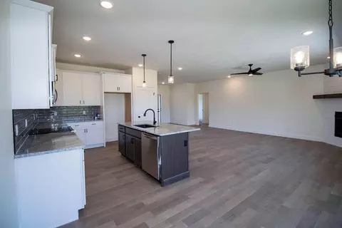 4477 E Hidden Oak St, Springfield, MO 65802 photo 13