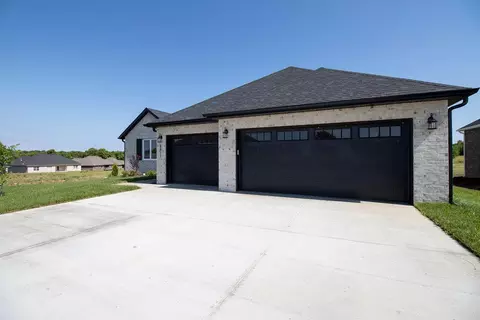 4477 E Hidden Oak St, Springfield, MO 65802 photo 2