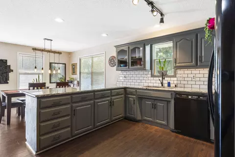 588 Walnut Grove Cir, Nixa, MO 65714 photo 9