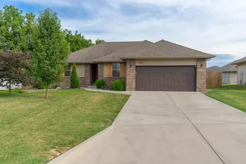5528 W Bayberry Dr, Springfield, MO 65802 photo 1