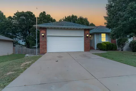 405 Bradford Pear, Clever, MO 65631 photo 1