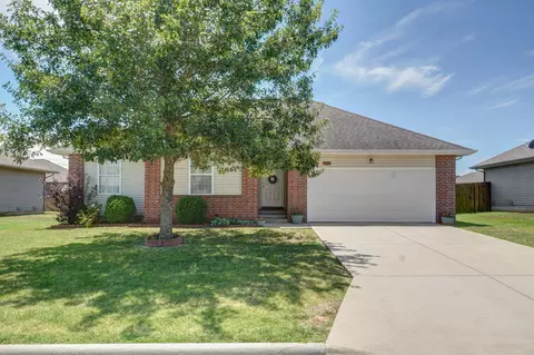 5600 W Longleaf Dr, Springfield, MO 65802 photo 1