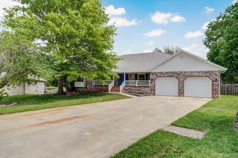 1479 E Marks Ct, Springfield, MO 65803 photo 1