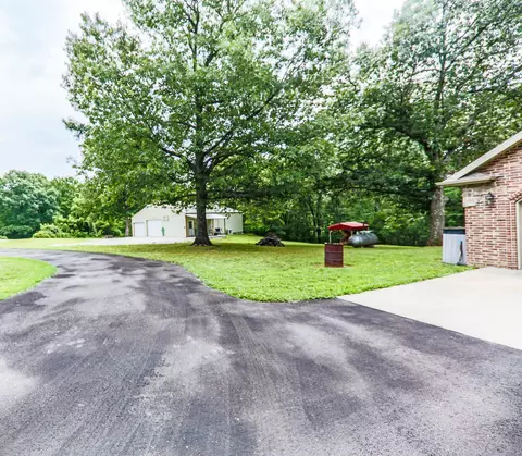 895 Spring Hill Rd, Sparta, MO 65753 photo 2