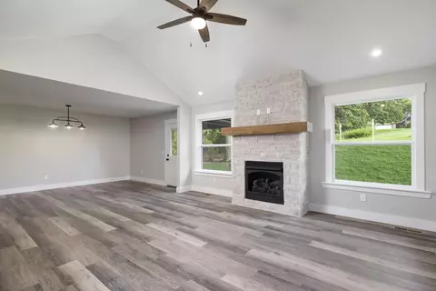 2114 E Wren St, Ozark, MO 65721 photo 9