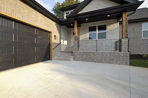 2114 E Wren St, Ozark, MO 65721 photo 3