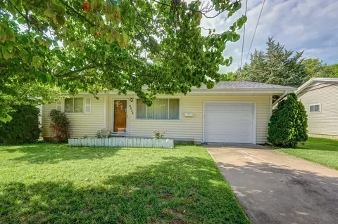 1650 E Dale St, Springfield, MO 65803 photo 1