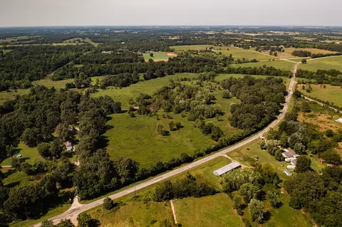 000 Lawrence 2207, Aurora, MO 65605 photo 2