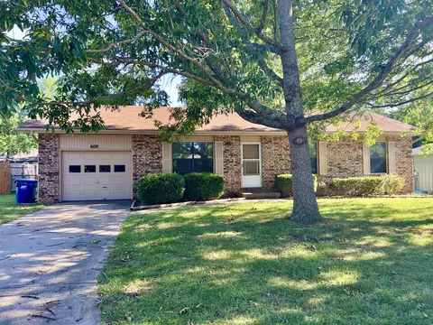 608 E Scott Wayne Dr, Nixa, MO 65714 photo 1