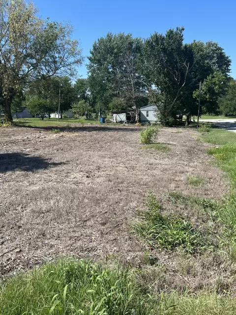 409 E Market St, Diamond, MO 64840 photo 1